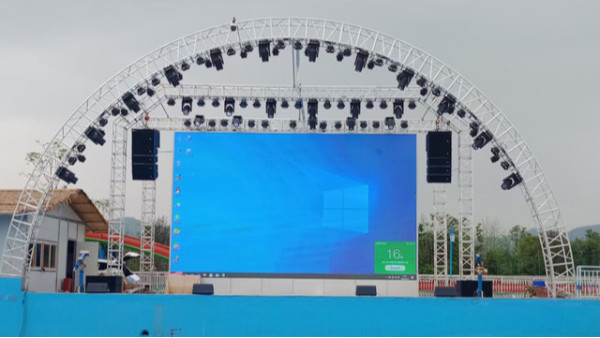 南充鳳儀灣溫泉水世界舞臺燈光音響LED顯示屏項目